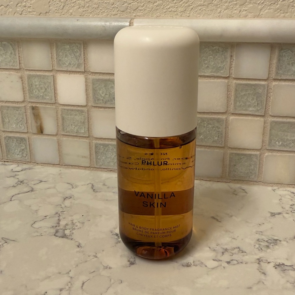 ✨MOVING! Last chance!✨ Phlur Vanilla Skin Fragrance Mist